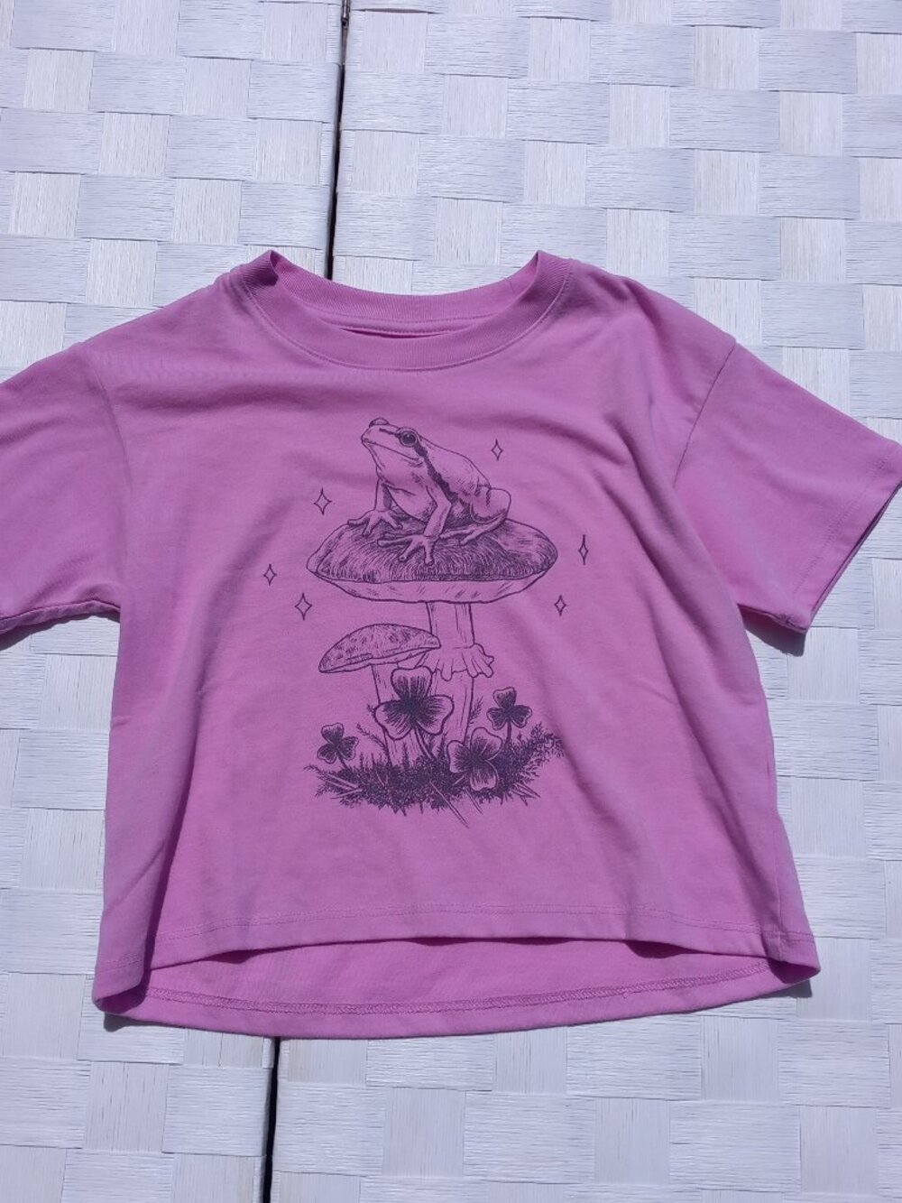 Lilac Frogs, Toadstools & Clovers Short Sleeved TShirt